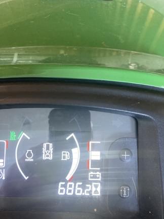 Image of John Deere X758 equipment image 4