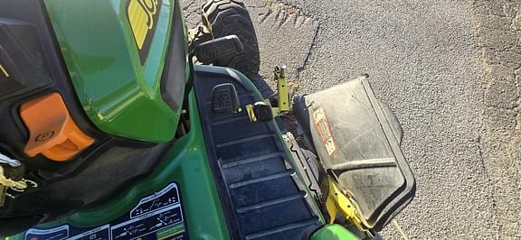 Image of John Deere X758 equipment image 1