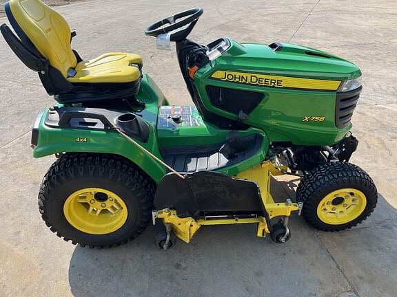 Image of John Deere X758 equipment image 1