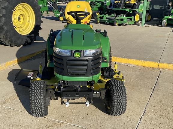 Image of John Deere X758 equipment image 1