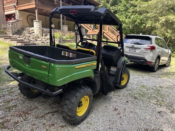 Image of John Deere XUV 560E equipment image 4
