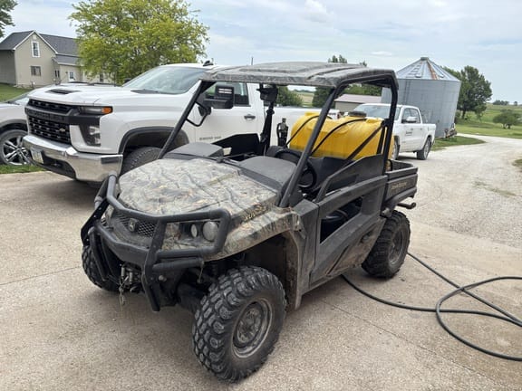 2019 John Deere XUV 590M Equipment Image0
