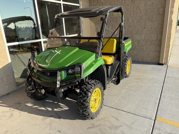 2019 John Deere XUV 590M Equipment Image0