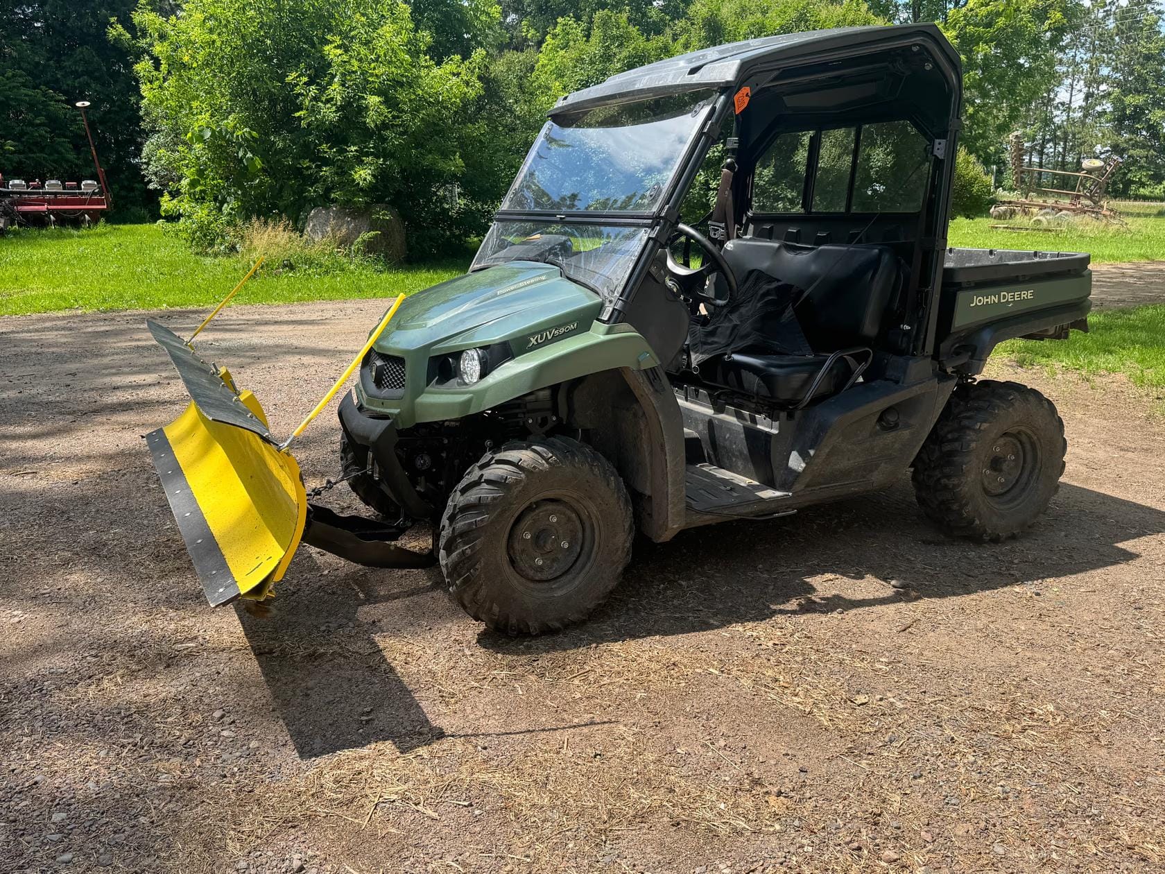 2019 John Deere XUV 590M Equipment Image0