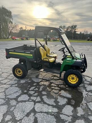 Image of John Deere XUV 825E equipment image 2