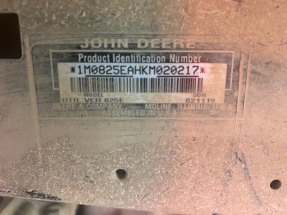 Image of John Deere XUV 825E equipment image 1
