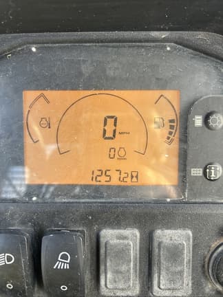Image of John Deere XUV 825E equipment image 4
