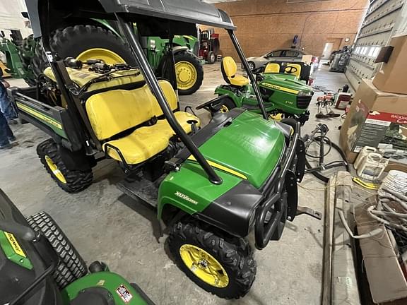 Image of John Deere XUV 825M equipment image 1