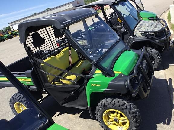 Image of John Deere XUV 825M equipment image 4
