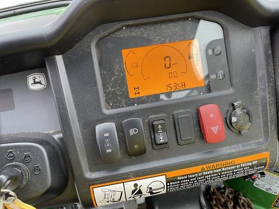 Image of John Deere XUV 825M equipment image 2