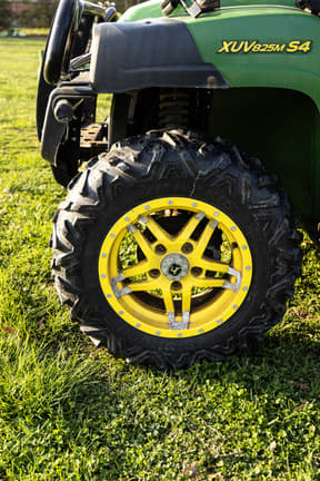 Image of John Deere XUV 825M S4 equipment image 2