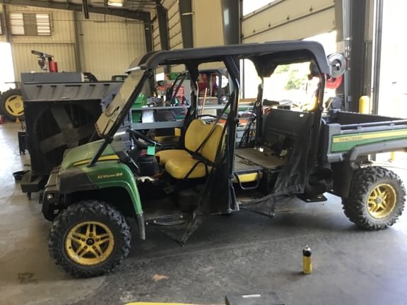 2019 John Deere XUV 825M Equipment Image0
