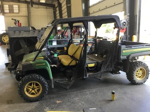 Image of John Deere XUV 825M Primary image