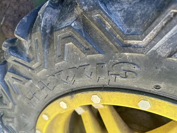 Image of John Deere XUV 825M equipment image 1