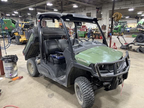 Image of John Deere Gator XUV 835E equipment image 1