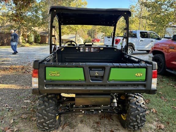 Image of John Deere XUV 835M equipment image 3