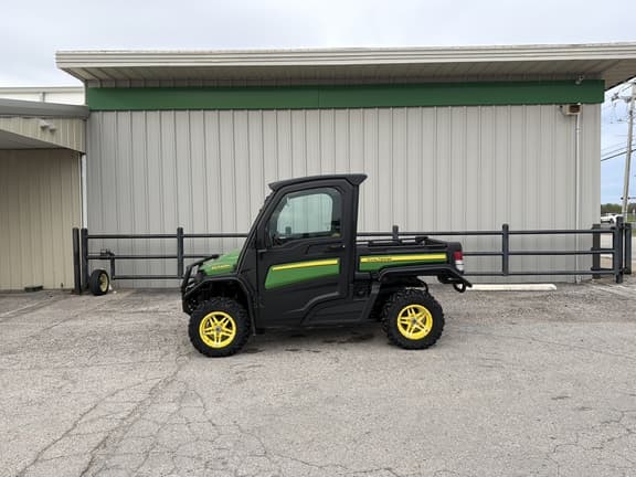 Image of John Deere XUV 835M Primary image