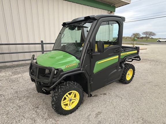 Image of John Deere XUV 835M equipment image 1