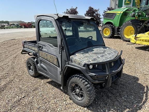 Image of John Deere XUV 835M equipment image 1