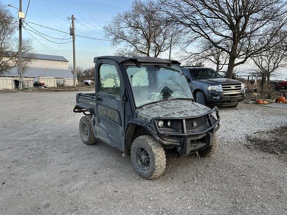 Image of John Deere XUV 835M equipment image 1