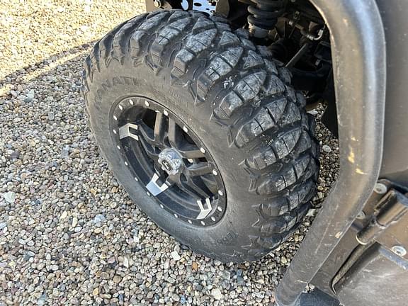 Image of John Deere XUV 835M equipment image 4