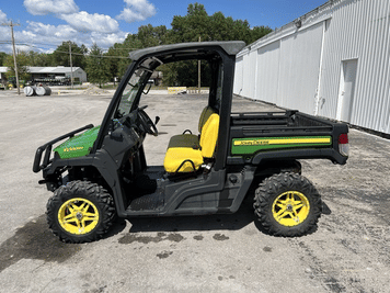 Main image John Deere XUV 835M