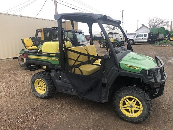 Image of John Deere XUV 835M equipment image 2