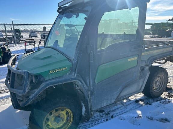 Image of John Deere XUV 835M equipment image 1