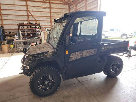 2019 John Deere XUV 835M Equipment Image0