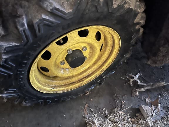 Image of John Deere XUV 835M equipment image 4