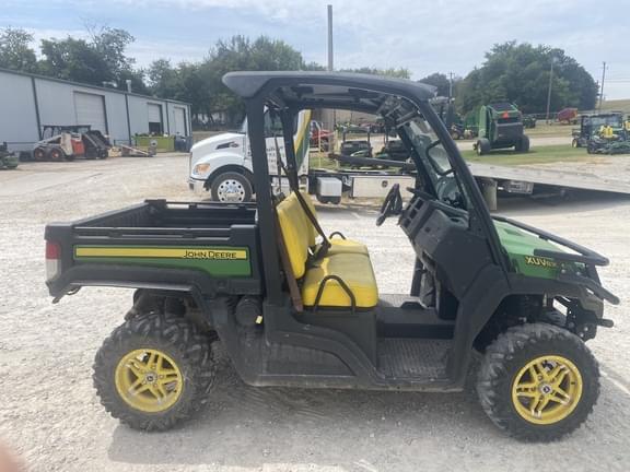 Image of John Deere XUV 835M equipment image 4
