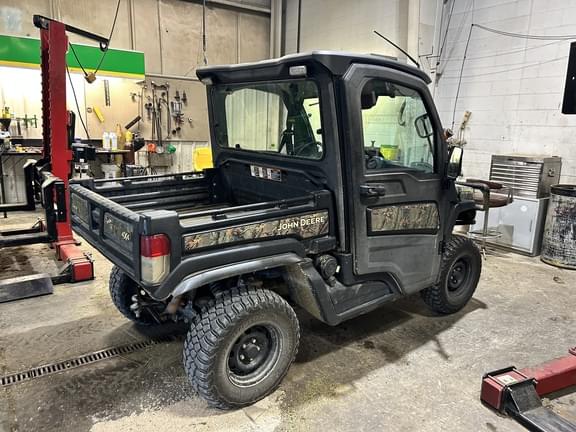 Image of John Deere XUV 835M equipment image 1