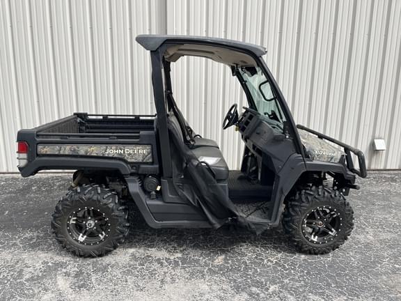 Image of John Deere XUV 835M equipment image 2