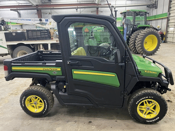 Main image John Deere XUV 835M