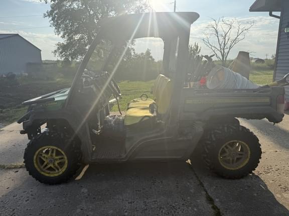Image of John Deere XUV 835M equipment image 2