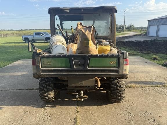Image of John Deere XUV 835M equipment image 4