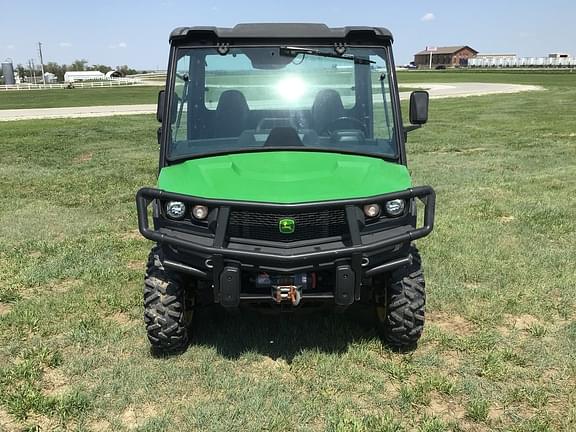 Image of John Deere XUV 835M equipment image 1