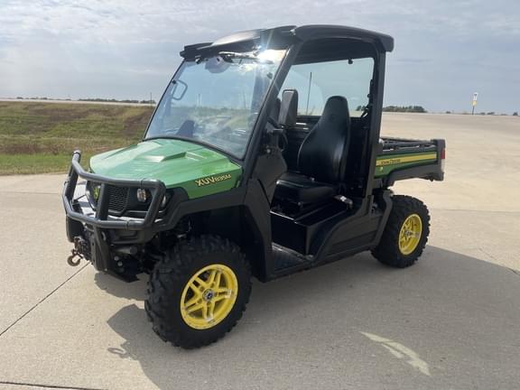 Image of John Deere XUV 835M equipment image 1