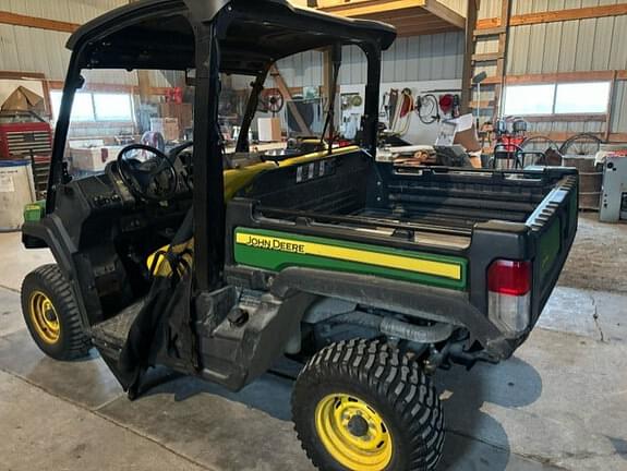 Image of John Deere XUV 835M equipment image 2