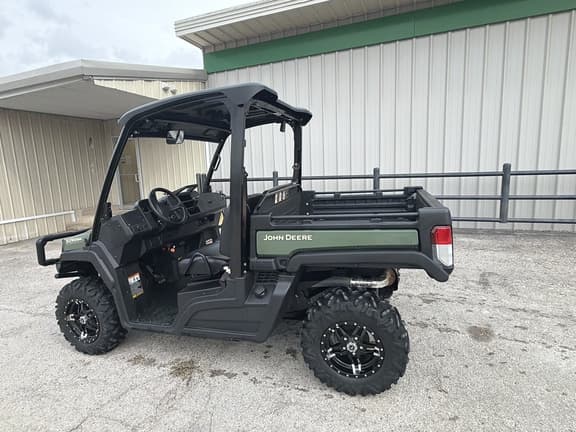 Image of John Deere XUV 835M equipment image 2