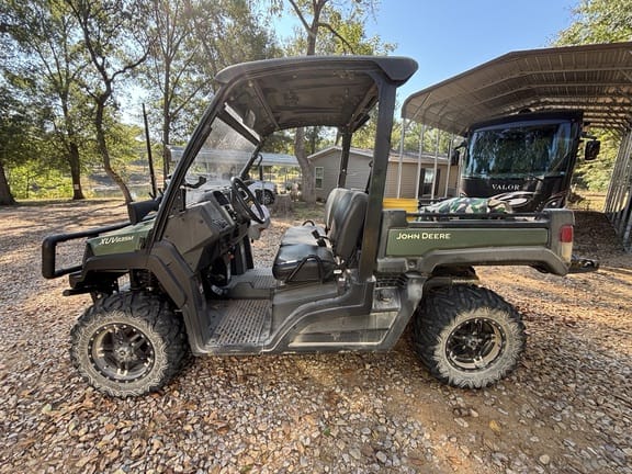 2019 John Deere XUV 835M Equipment Image0