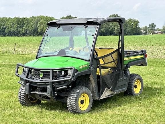 Image of John Deere XUV 835M equipment image 2