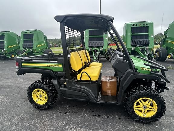 Image of John Deere XUV 835M equipment image 4
