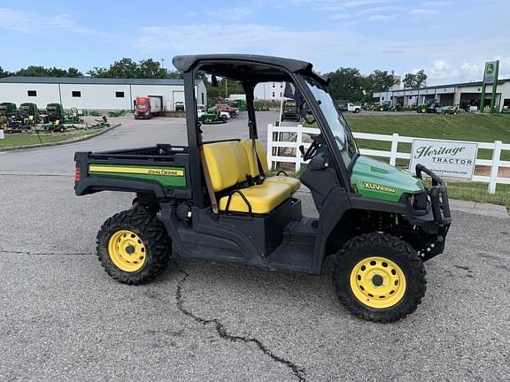 Image of John Deere XUV 835M equipment image 1