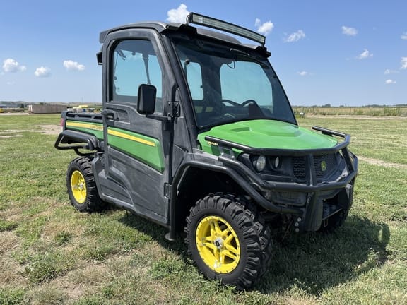 2019 John Deere XUV 835M Equipment Image0