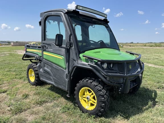 Image of John Deere XUV 835M Primary image