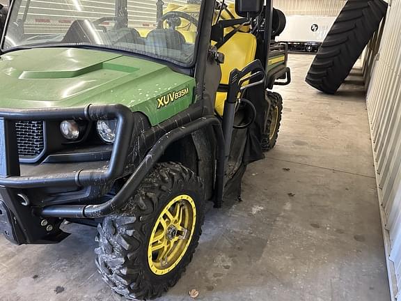 Image of John Deere XUV 835M equipment image 4