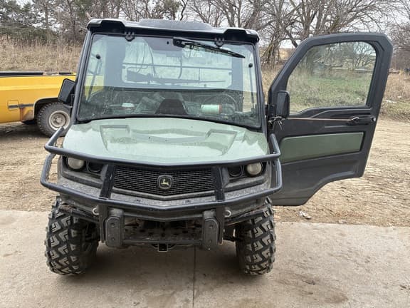 Image of John Deere XUV 835M equipment image 2