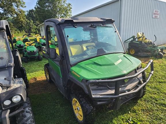 Image of John Deere XUV 835M equipment image 1