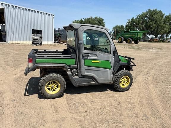 Image of John Deere XUV 835M equipment image 2